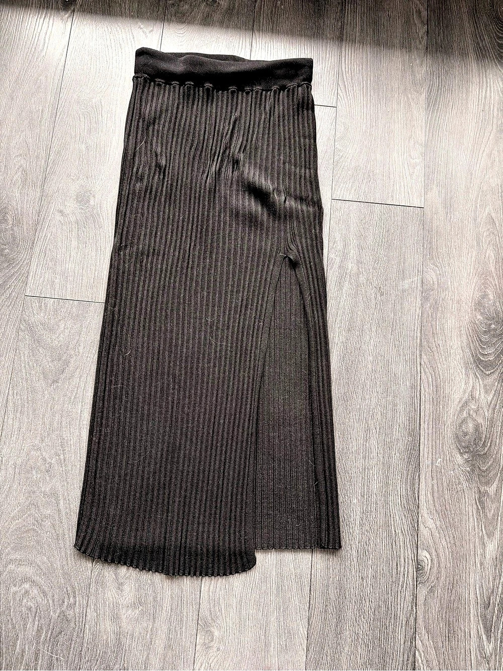 wilted Ribbed Maxi Skirt in Black Size Small Like New